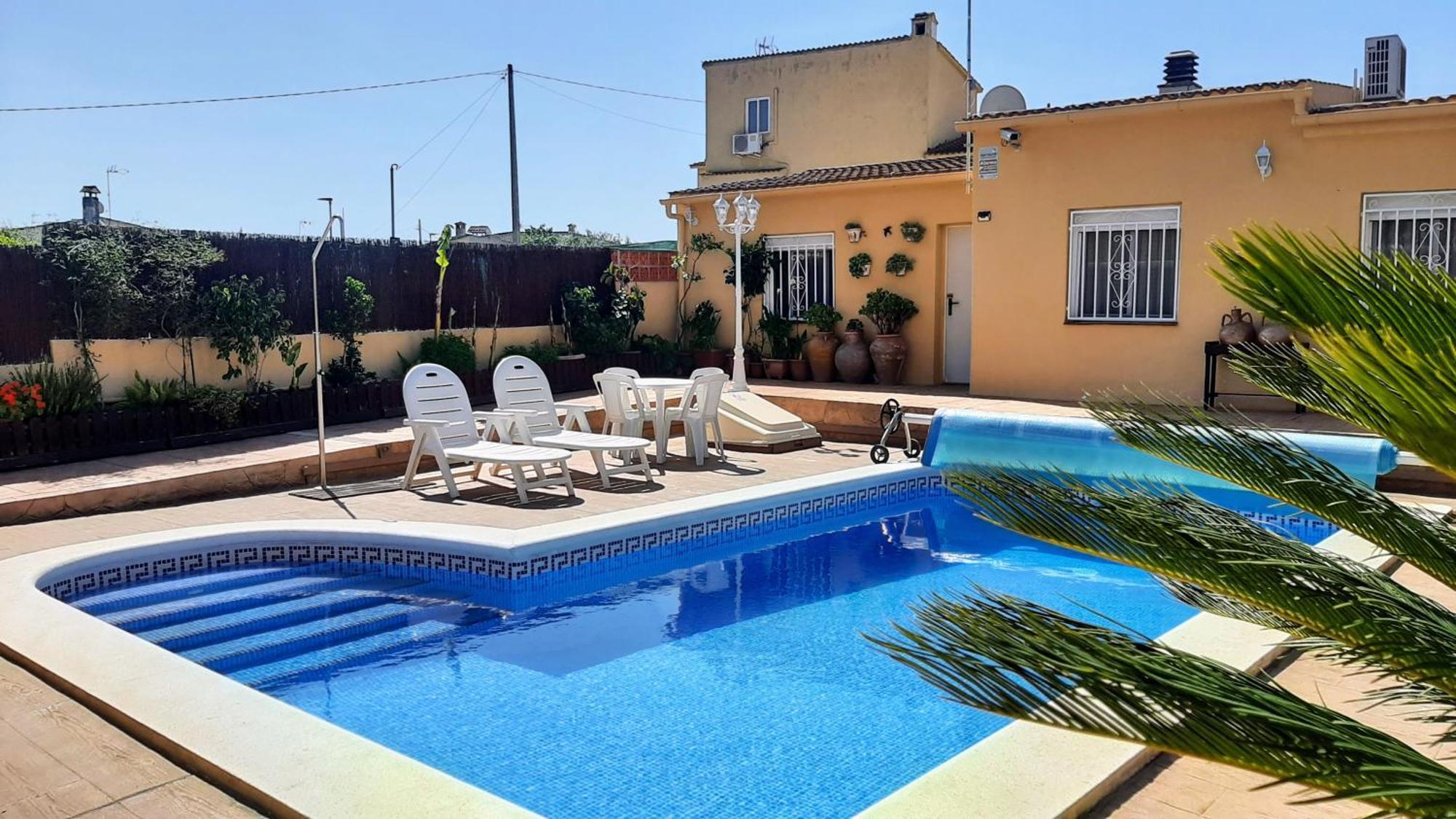 Chalet Vacacional Con Piscina Privada Y Barbacoa Таррагона Екстер'єр фото